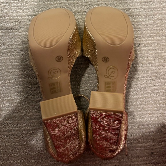NEW Chinese Laundry Gold Heels - Picture 4 of 5
